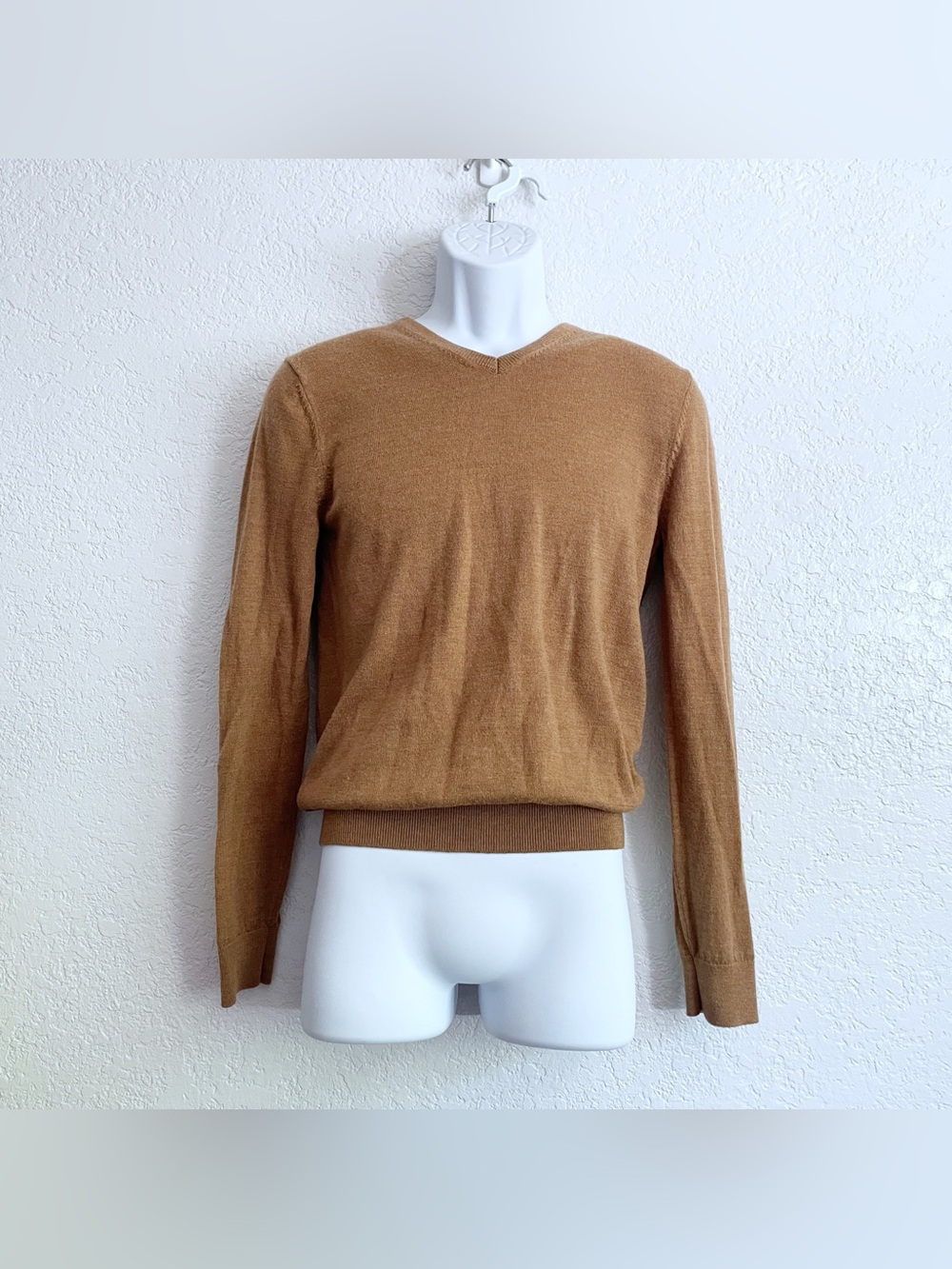 Bonobos Extra Fine Merino Wool V-Neck Sweater Small Tan Camel Brown Classic Soft